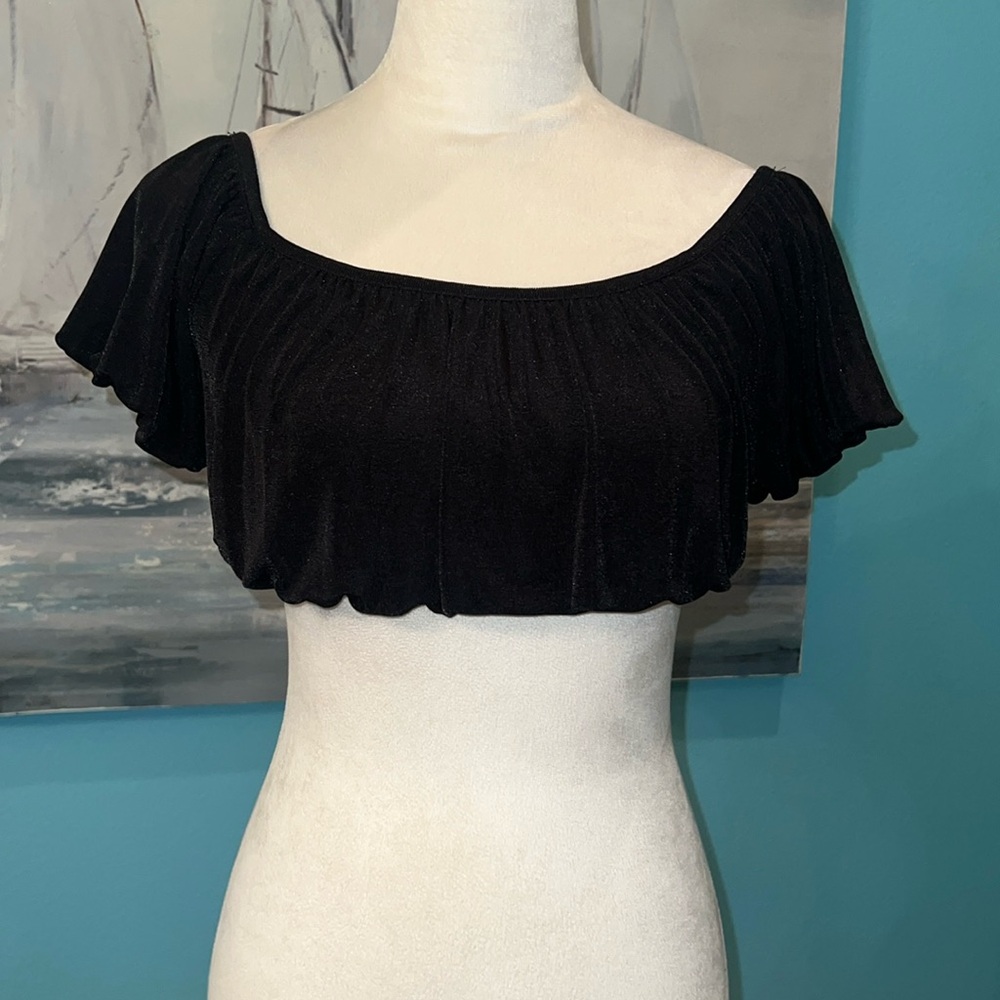 🌟2/$15🌟NWT H&M Sexy Black Crop Top, XS